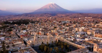 Arequipa Total 3D/2N | City Tour + Colca + Canteras de Sillar