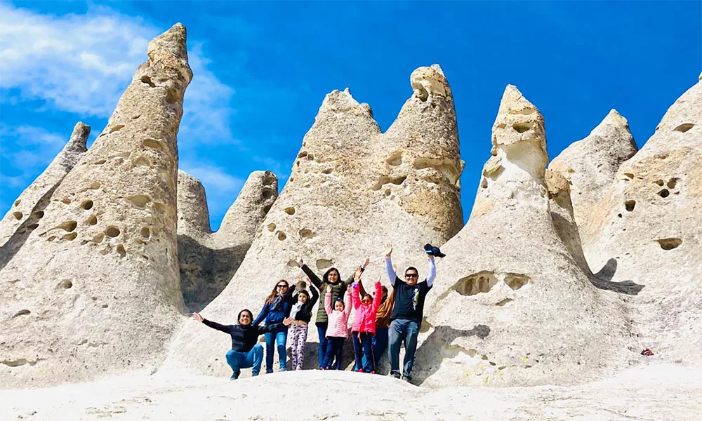 Catarata de Pillones y Bosque de Piedras | Escapada Mágica Andina
