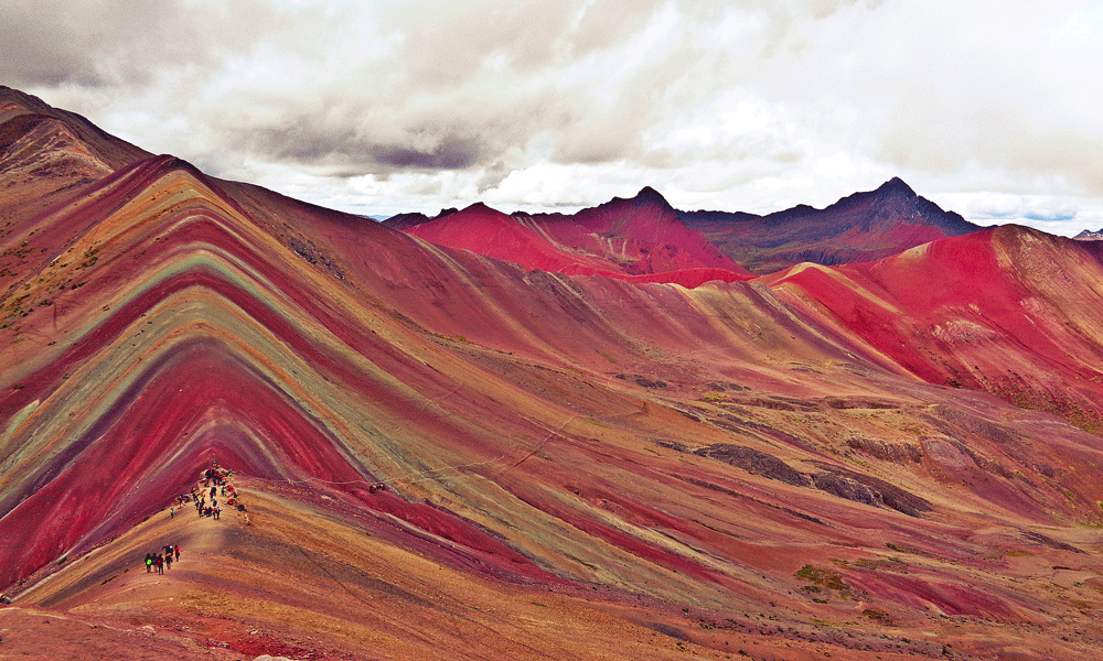 Montaña de Colores y Valle Rojo