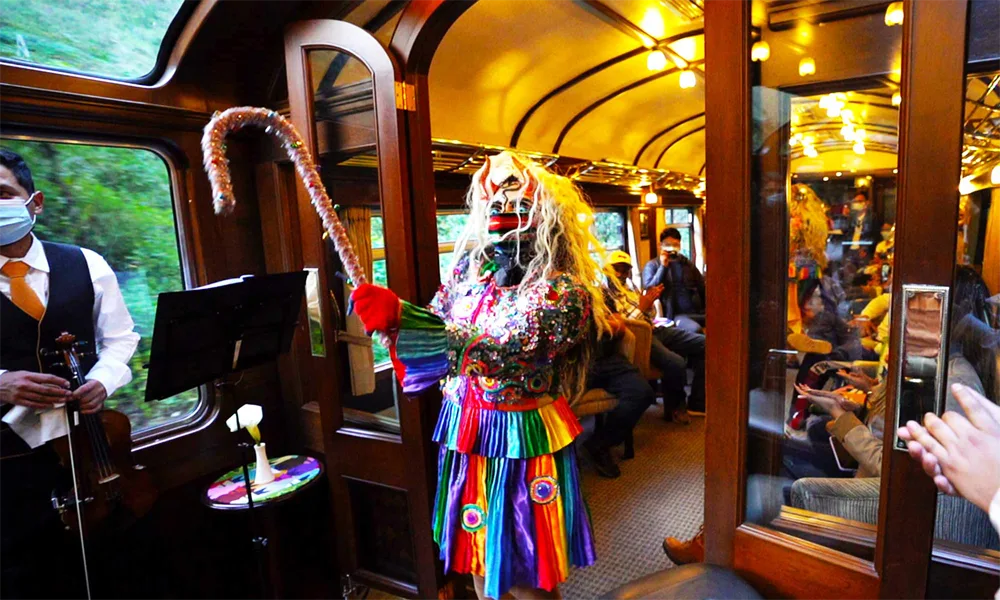 Tour Machu Picchu en Tren 2 Días / 1 Noche