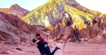 Excursión al Valle del Arcoíris | Colores del Desierto de Atacama