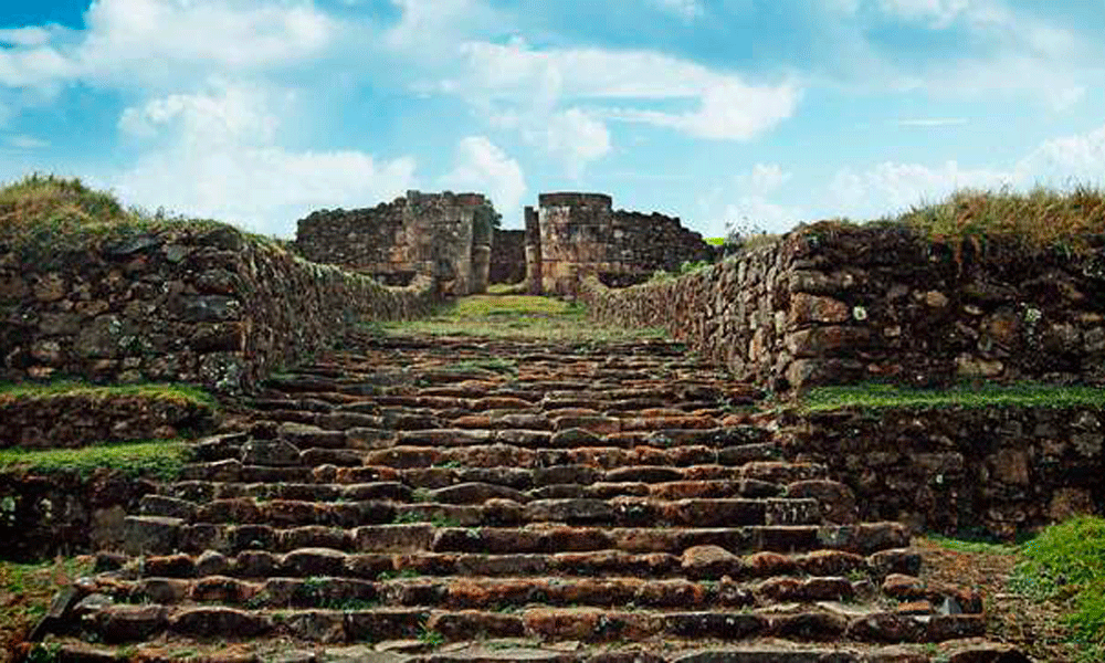 Zona Arqueológica de Aypate - Piura  