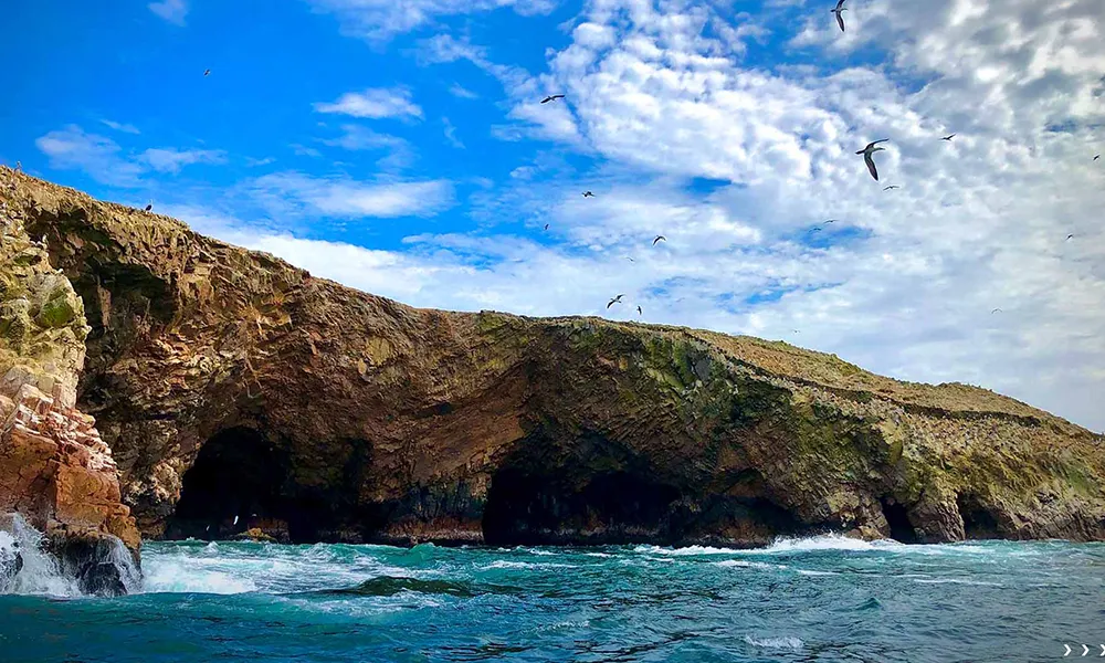 Pagar con tarjeta en Lima: comisiones y propinas para turistas colombianos