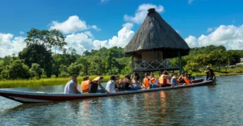Santo Tomás y Laguna Zungarococha